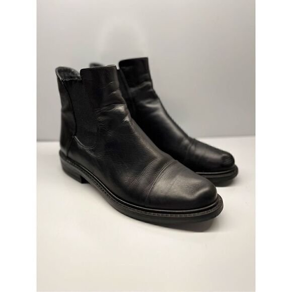 STUART WEITZMAN GOBI CHELSEA WOMEN'S BLACK LEATHER BOOTS SIZE US 6M - Picture 1 of 11